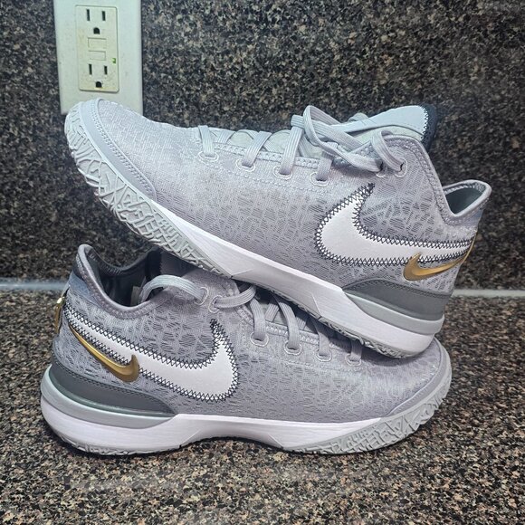 Zoom LeBron DO NOT BUY. NOT AVAILABLE - Picture 6 of 7